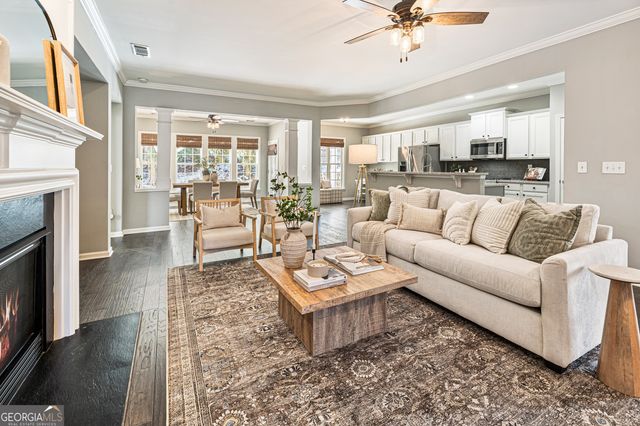 5960 Chimney Rock Drive, Hoschton, GA 30548