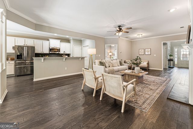 5960 Chimney Rock Drive, Hoschton, GA 30548