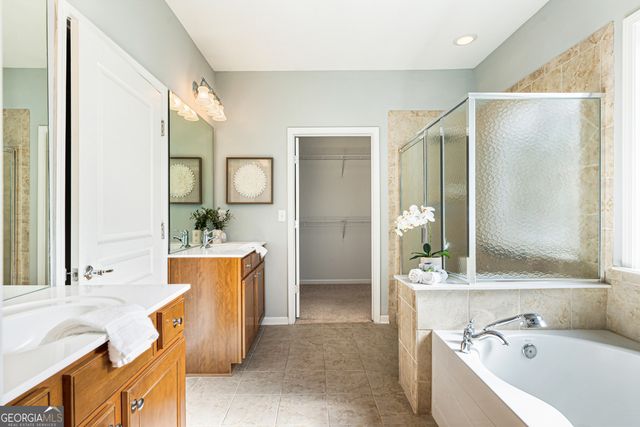 5960 Chimney Rock Drive, Hoschton, GA 30548