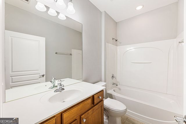 5960 Chimney Rock Drive, Hoschton, GA 30548