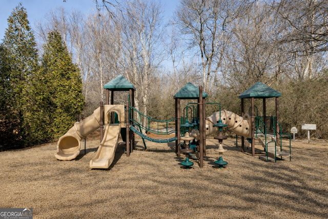 5960 Chimney Rock Drive, Hoschton, GA 30548