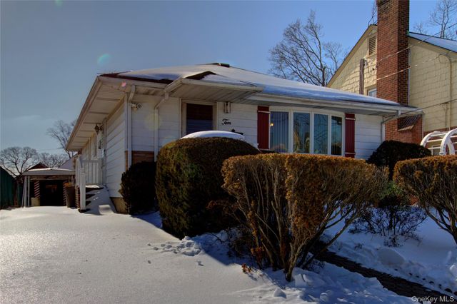 10 Taft Avenue, Hempstead, NY 11550