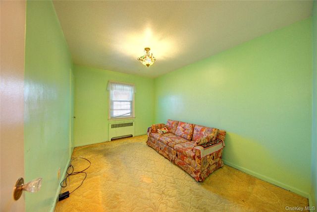 10 Taft Avenue, Hempstead, NY 11550