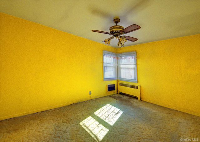 10 Taft Avenue, Hempstead, NY 11550