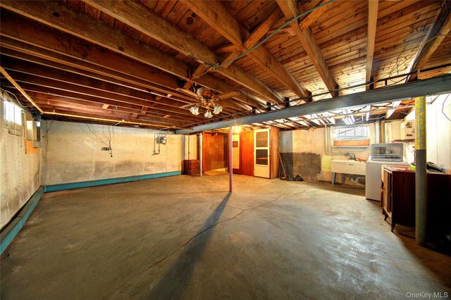 10 Taft Avenue, Hempstead, NY 11550