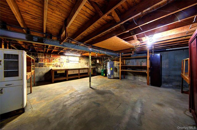 10 Taft Avenue, Hempstead, NY 11550