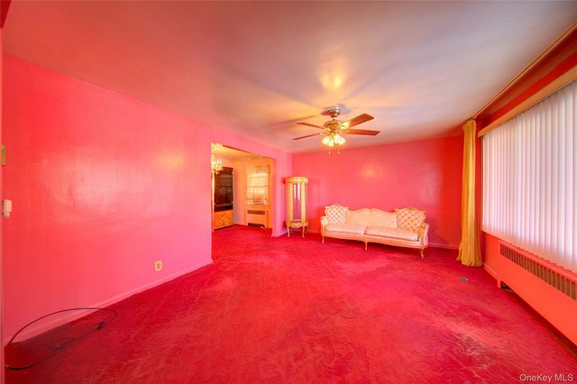 10 Taft Avenue, Hempstead, NY 11550