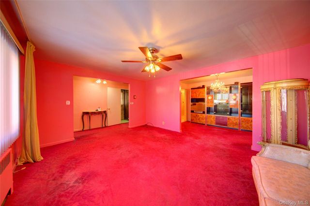 10 Taft Avenue, Hempstead, NY 11550