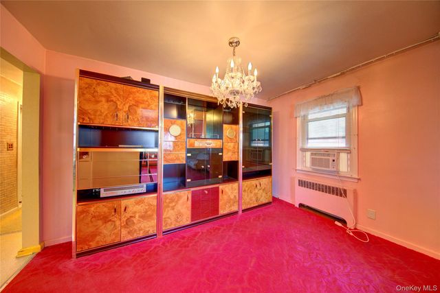 10 Taft Avenue, Hempstead, NY 11550