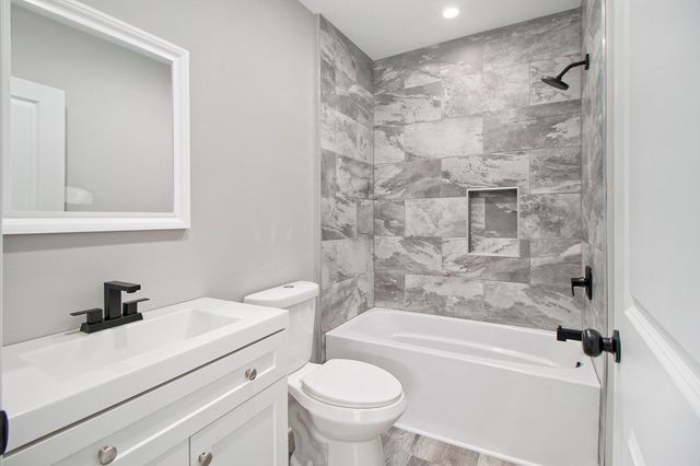 4124 Liverpool Road, Lake Station, IN 46405