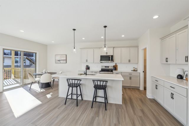 1216 S 92nd Street, West Des Moines, IA 50266