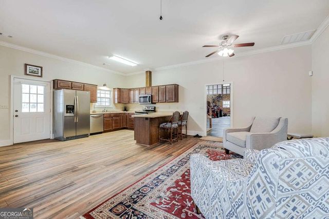 251 192 Highway N, Twin City, GA 30471