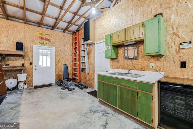 251 192 Highway N, Twin City, GA 30471