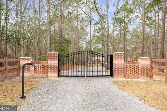 251 192 Highway N, Twin City, GA 30471