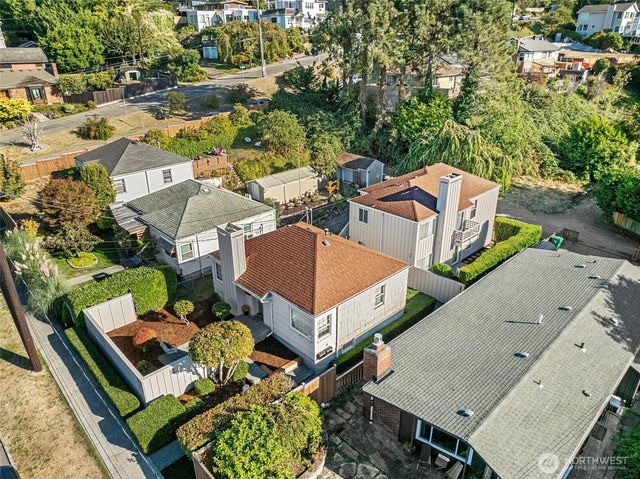 5911 SW Admiral Way, Seattle, WA 98116