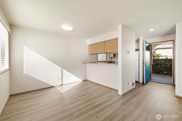 5911 SW Admiral Way, Seattle, WA 98116