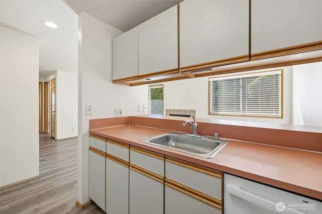 5911 SW Admiral Way, Seattle, WA 98116