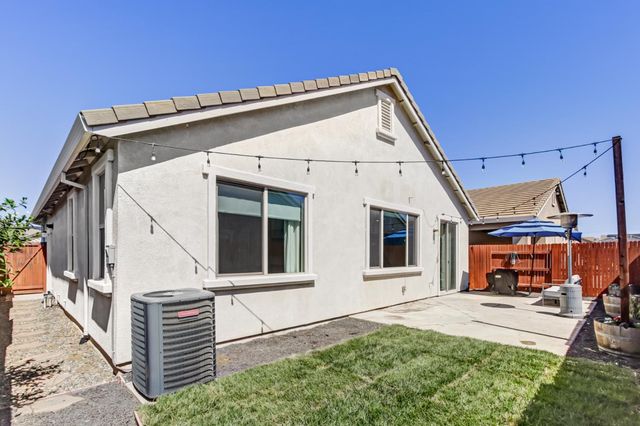 2032 Metalmark St, Roseville, CA 95747