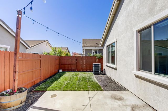 2032 Metalmark St, Roseville, CA 95747