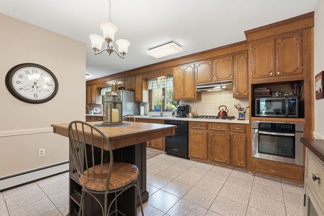 22 Williston Dr, Longmeadow, MA 01106