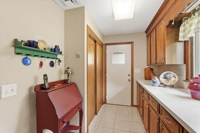 22 Williston Dr, Longmeadow, MA 01106
