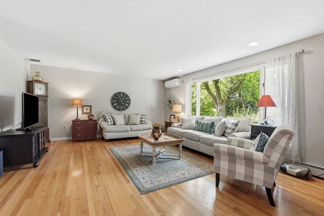 22 Williston Dr, Longmeadow, MA 01106