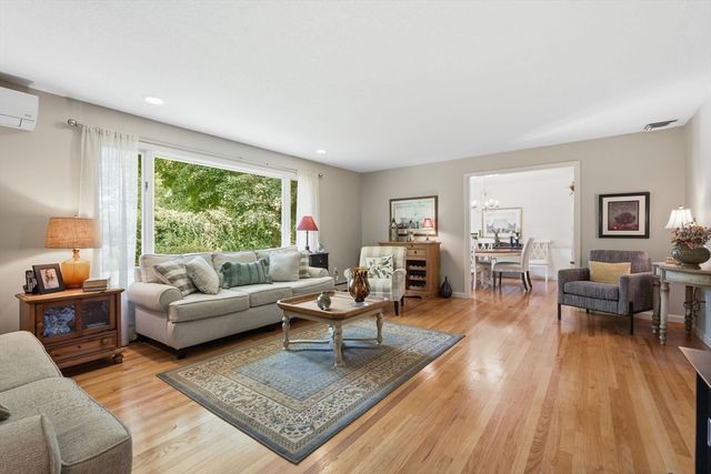 22 Williston Dr, Longmeadow, MA 01106