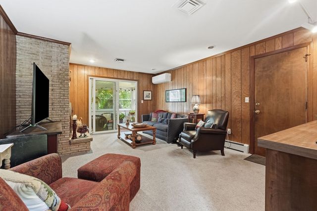 22 Williston Dr, Longmeadow, MA 01106