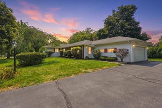 22 Williston Dr, Longmeadow, MA 01106