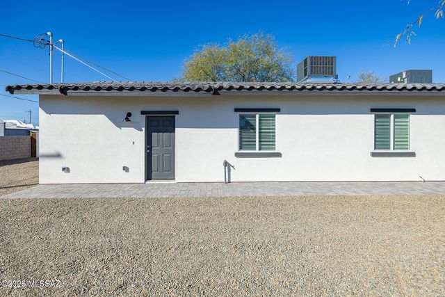 3044 N Estrella Avenue, Tucson, AZ 85705