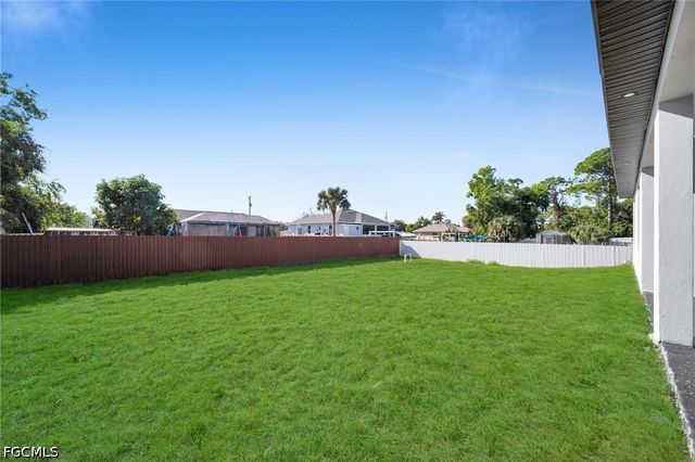 2913 14th ST W, Lehigh Acres, FL 33971