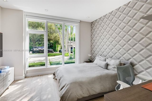 137 W Shore Drive, Miami, FL 33133