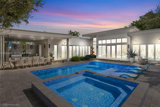 137 W Shore Drive, Miami, FL 33133