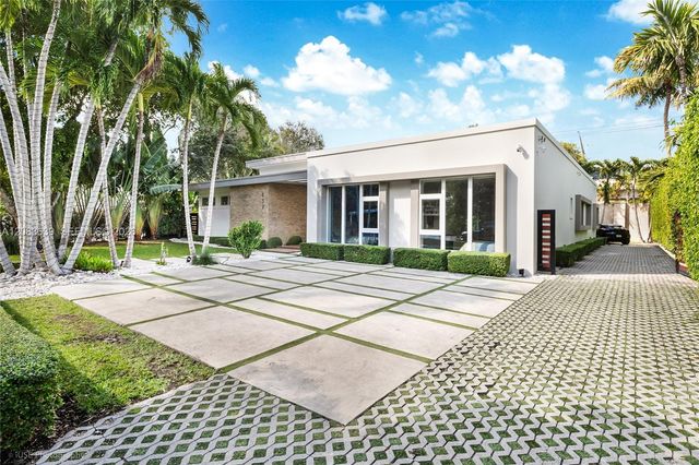 137 W Shore Drive, Miami, FL 33133