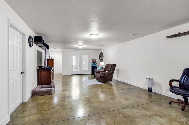 75 Wheatridge Dr, Pueblo, CO 81005