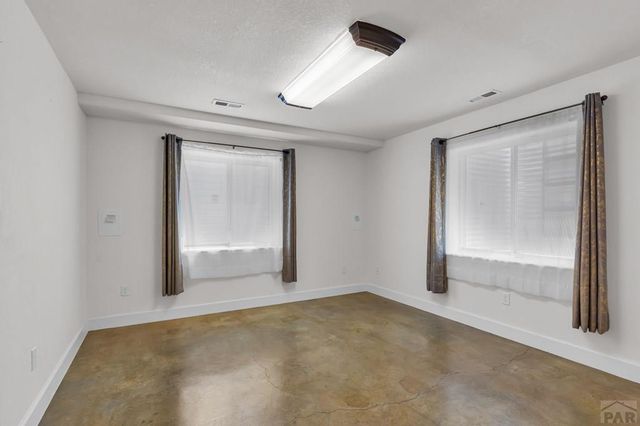 75 Wheatridge Dr, Pueblo, CO 81005