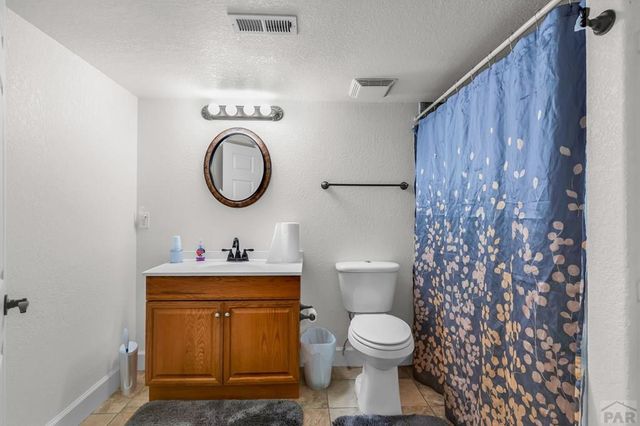 75 Wheatridge Dr, Pueblo, CO 81005