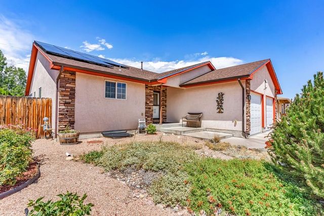 75 Wheatridge Dr, Pueblo, CO 81005