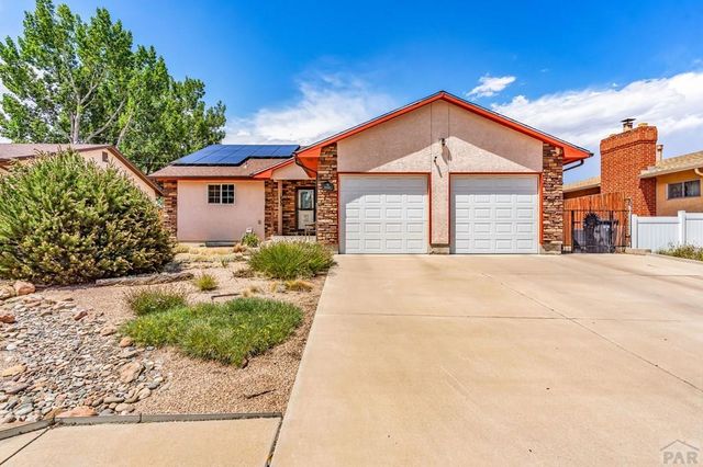 75 Wheatridge Dr, Pueblo, CO 81005