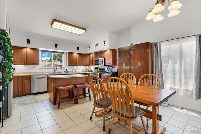 75 Wheatridge Dr, Pueblo, CO 81005