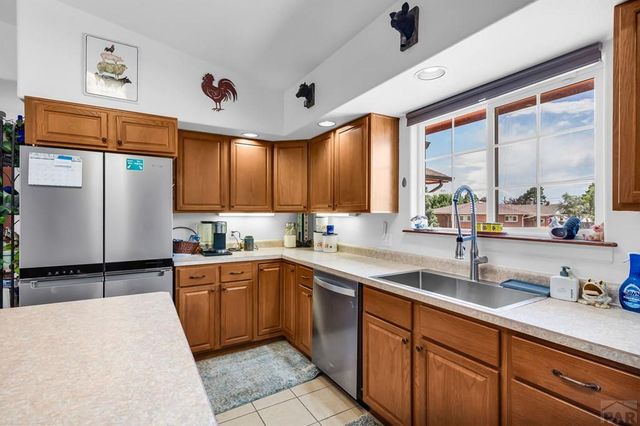 75 Wheatridge Dr, Pueblo, CO 81005