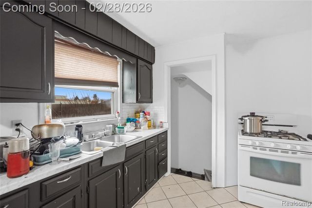 7401 Steadman Street, Dearborn, MI 48126