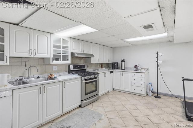 7401 Steadman Street, Dearborn, MI 48126