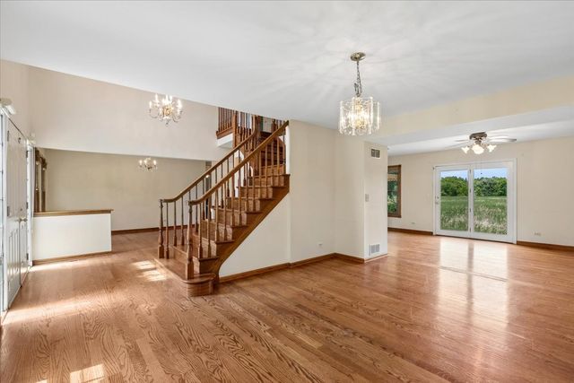 510 Ambria Drive, Mundelein, IL 60060