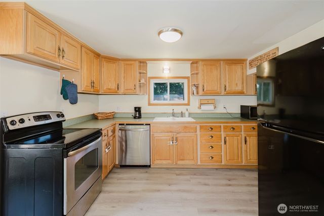 143 Dora Avenue, Bremerton, WA 98312