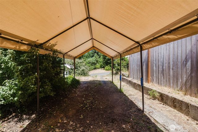 143 Dora Avenue, Bremerton, WA 98312