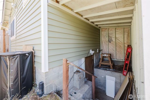 143 Dora Avenue, Bremerton, WA 98312