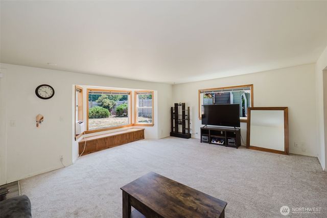 143 Dora Avenue, Bremerton, WA 98312