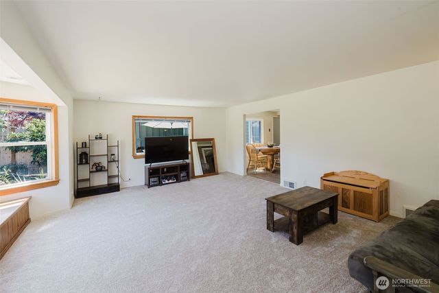 143 Dora Avenue, Bremerton, WA 98312