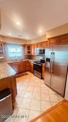 11 Bimini Drive, Toms River, NJ 08757